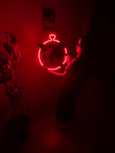 Görseli Galeri görüntüleyiciye yükleyin, Aşk Çemberinde Neon Tabela