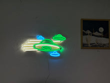 Görseli Galeri görüntüleyiciye yükleyin, Ufo Neon Tabela