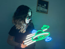 Görseli Galeri görüntüleyiciye yükleyin, Ufo Neon Tabela