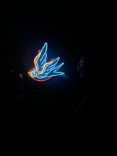 Görseli Galeri görüntüleyiciye yükleyin, Serçe Neon Tabela