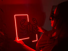 Görseli Galeri görüntüleyiciye yükleyin, Akrep Neon Tabela