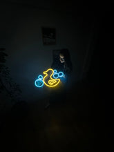 Görseli Galeri görüntüleyiciye yükleyin, Rubber Duck Neon Tabela