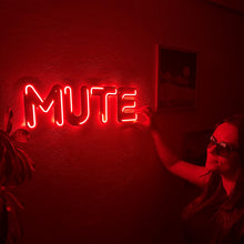 Görseli Galeri görüntüleyiciye yükleyin, Mute Neon Tabela