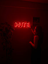 Görseli Galeri görüntüleyiciye yükleyin, Mute Neon Tabela