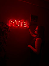 Görseli Galeri görüntüleyiciye yükleyin, Mute Neon Tabela
