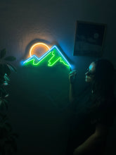 Görseli Galeri görüntüleyiciye yükleyin, Dağ Neon Tabela