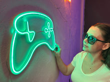 Görseli Galeri görüntüleyiciye yükleyin, Oyun Konsolu Neon Tabela