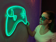 Görseli Galeri görüntüleyiciye yükleyin, Oyun Konsolu Neon Tabela