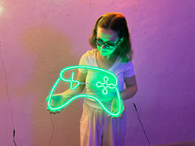 Görseli Galeri görüntüleyiciye yükleyin, Oyun Konsolu Neon Tabela