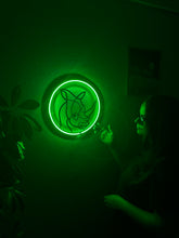 Görseli Galeri görüntüleyiciye yükleyin, Gergedan Neon Tabela