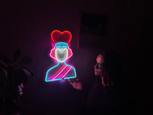 Görseli Galeri görüntüleyiciye yükleyin, Kraliçe Neon Tabela