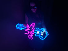 Görseli Galeri görüntüleyiciye yükleyin, Live Music Guitar Neon Tabela