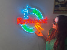 Görseli Galeri görüntüleyiciye yükleyin, Restaurant Neon Tabela