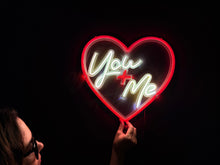 Görseli Galeri görüntüleyiciye yükleyin, You + Me Neon Tabela