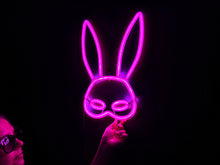 Görseli Galeri görüntüleyiciye yükleyin, Tavşan Maskesi Neon Tabela