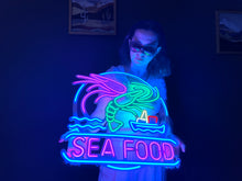 Görseli Galeri görüntüleyiciye yükleyin, Sea Food Neon Tabela