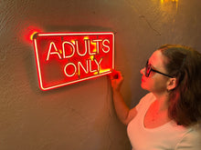 Görseli Galeri görüntüleyiciye yükleyin, Adults Only Neon Tabela