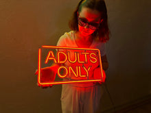 Görseli Galeri görüntüleyiciye yükleyin, Adults Only Neon Tabela