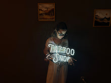 Görseli Galeri görüntüleyiciye yükleyin, Tattoo Shop Neon Tabela