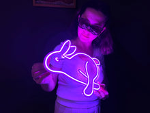 Görseli Galeri görüntüleyiciye yükleyin, Tavşan Neon Tabela