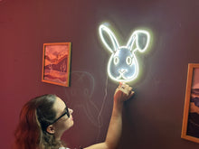 Görseli Galeri görüntüleyiciye yükleyin, Tavşan Neon Tabela