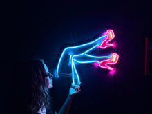 Görseli Galeri görüntüleyiciye yükleyin, Lacy Neon Tabela