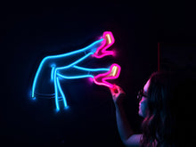 Görseli Galeri görüntüleyiciye yükleyin, Lacy Neon Tabela