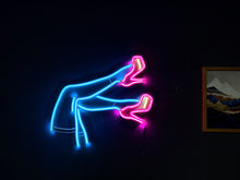 Görseli Galeri görüntüleyiciye yükleyin, Lacy Neon Tabela