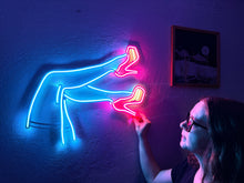 Görseli Galeri görüntüleyiciye yükleyin, Lacy Neon Tabela