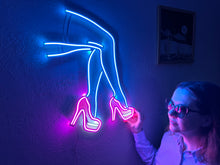 Görseli Galeri görüntüleyiciye yükleyin, Lacy Neon Tabela