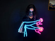 Görseli Galeri görüntüleyiciye yükleyin, Lacy Neon Tabela