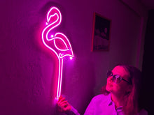 Görseli Galeri görüntüleyiciye yükleyin, Flamingo Neon Tabela