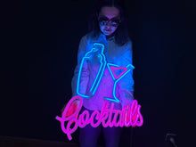 Görseli Galeri görüntüleyiciye yükleyin, Shaker and Cocktails Neon Tabela