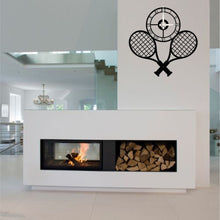 Görseli Galeri görüntüleyiciye yükleyin, Tenis Raketi Figürlü Metal Duvar Saati