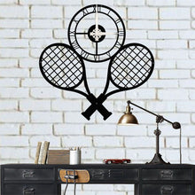 Görseli Galeri görüntüleyiciye yükleyin, Tenis Raketi Figürlü Metal Duvar Saati