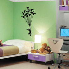 Görseli Galeri görüntüleyiciye yükleyin, Balonlu Çocuk Metal Duvar Dekoru