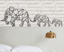 Görseli Galeri görüntüleyiciye yükleyin, Geometrik Fil Ailesi Metal Duvar Dekoru