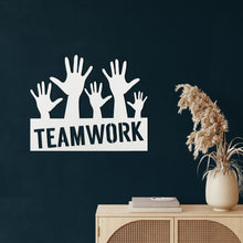 Görseli Galeri görüntüleyiciye yükleyin, Takım Çalışması Metal Duvar Dekoru