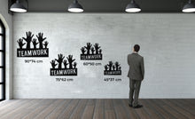 Görseli Galeri görüntüleyiciye yükleyin, Takım Çalışması Metal Duvar Dekoru