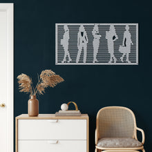 Görseli Galeri görüntüleyiciye yükleyin, Kadın Modacılar Metal Duvar Dekoru