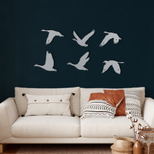 Görseli Galeri görüntüleyiciye yükleyin, Uçan Kazlar Metal Duvar Dekoru