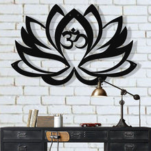 Görseli Galeri görüntüleyiciye yükleyin, Lotus Çiçeği Ve Om Metal Duvar Dekoru