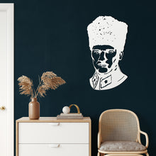 Görseli Galeri görüntüleyiciye yükleyin, Atatürk Kalpaklı Metal Duvar Dekoru