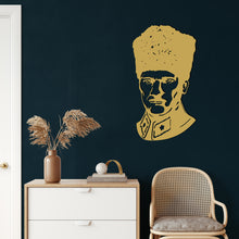 Görseli Galeri görüntüleyiciye yükleyin, Atatürk Kalpaklı Metal Duvar Dekoru