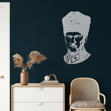 Görseli Galeri görüntüleyiciye yükleyin, Atatürk Kalpaklı Metal Duvar Dekoru