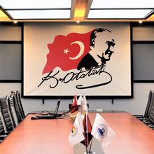Görseli Galeri görüntüleyiciye yükleyin, Atatürk ve Bayrak Metal Duvar Dekoru