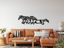 Görseli Galeri görüntüleyiciye yükleyin, Atlar Metal Duvar Dekoru