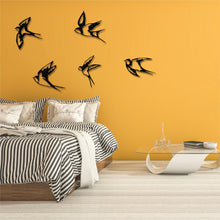 Görseli Galeri görüntüleyiciye yükleyin, Kırlangıçlar Metal Duvar Dekoru