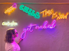 Görseli Galeri görüntüleyiciye yükleyin, Get Naked  Neon Metal Tabela
