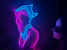 Görseli Galeri görüntüleyiciye yükleyin, Femme Fetale Neon Tabela
